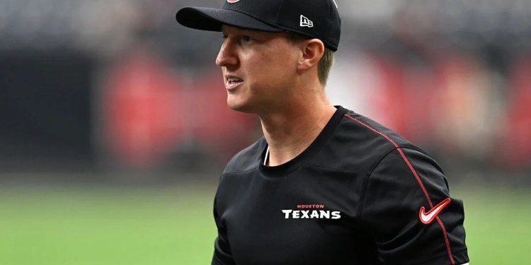 Dolphins hire Bobby Slowik as offensive coordinator Dolphins hire Bobby Slowik as offensive coordinator