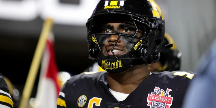 Dolphins Host Pass Rusher for Pre-Draft Visit Dolphins Host Pass Rusher for Pre-Draft Visit