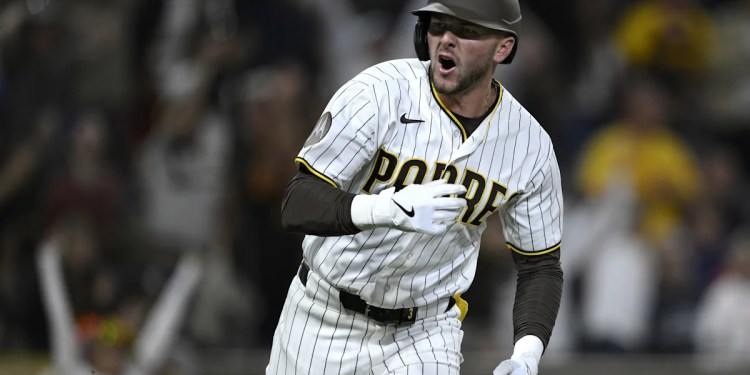 Jackson Merrill plays in Padres’ loss with three hits Jackson Merrill plays in Padres’ loss with three hits