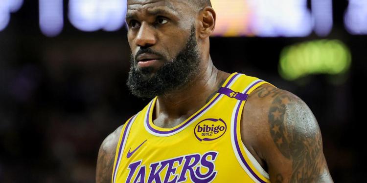 LeBron James endorses Kamala Harris for president: ‘The choice is clear’ LeBron James endorses Kamala Harris for president: ‘The choice is clear’