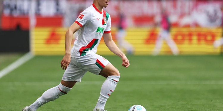 Augsburg Transfer Updates: Beşiktaş Increases Mert Kömür Offer to €12m
Arne Maier Approaches Move to Budapest Augsburg Transfer Updates: Beşiktaş Increases Mert Kömür Offer to €12m
Arne Maier Approaches Move to Budapest