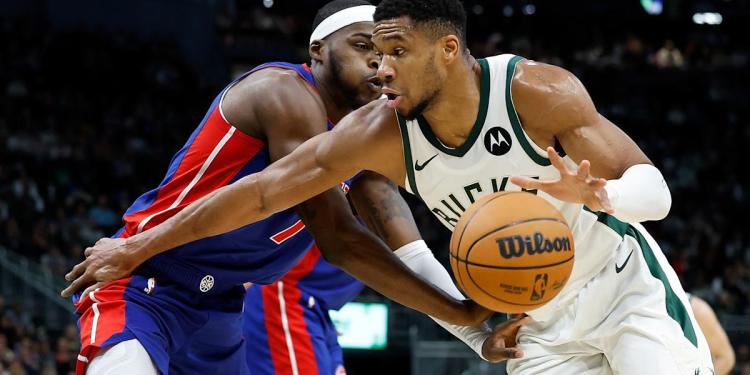 Giannis Antetokounmpo scores NBA season-high 59, rallies Bucks from 18-point deficit past Pistons Giannis Antetokounmpo scores NBA season-high 59, rallies Bucks from 18-point deficit past Pistons
