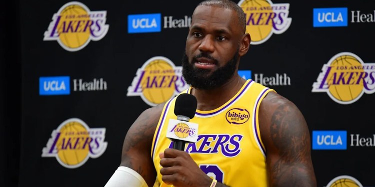 LeBron James sidelined three weeks with sciatica  
Fantasy implications and roster changes LeBron James sidelined three weeks with sciatica  
Fantasy implications and roster changes