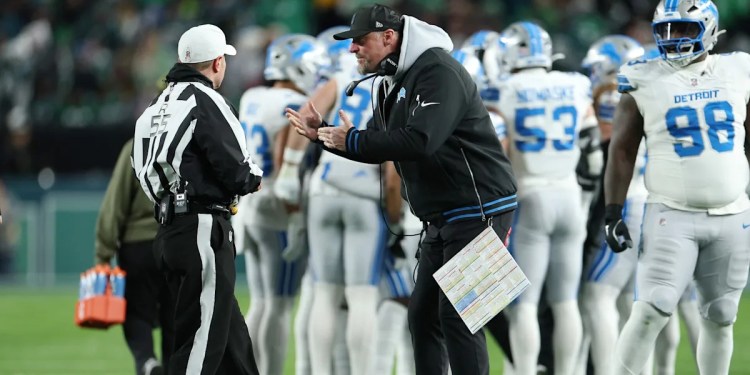 Referee Alex Kemp explains pass interference call in Lions-Eagles game Referee Alex Kemp explains pass interference call in Lions-Eagles game