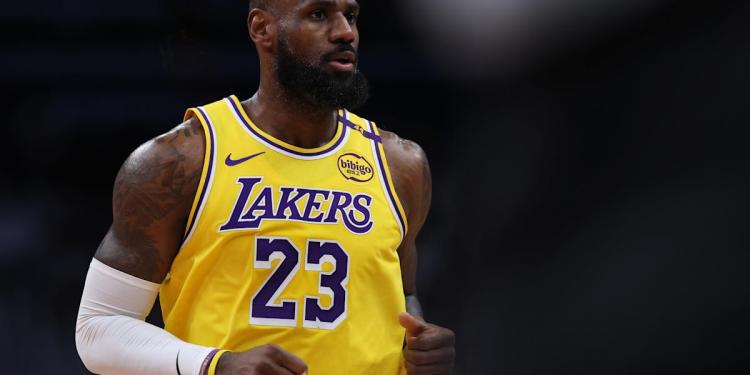 LeBron James reportedly plans to stay with Lakers past NBA trade deadline after Anthony Davis-Luka Dončić trade LeBron James reportedly plans to stay with Lakers past NBA trade deadline after Anthony Davis-Luka Dončić trade
