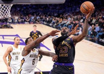 Lakers defeat Pelicans amid turnover issues Lakers defeat Pelicans amid turnover issues