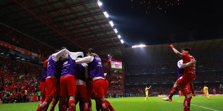 Toluca wins Liga MX Apertura title in shootout against Tigres Toluca wins Liga MX Apertura title in shootout against Tigres