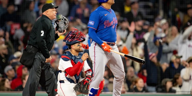 Juan Soto responds to hustle critics after blast off Green Monster results in single: 'I think I've been hustling pretty hard' Juan Soto responds to hustle critics after blast off Green Monster results in single: 'I think I've been hustling pretty hard'