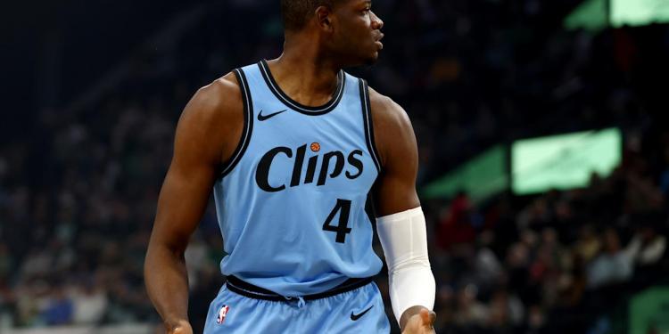 Clippers reportedly trade P.J. Tucker and Mo Bamba to Jazz for Drew Eubanks and Patty Mills Clippers reportedly trade P.J. Tucker and Mo Bamba to Jazz for Drew Eubanks and Patty Mills