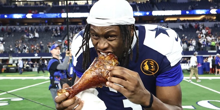 Jerry Jones Encourages George Pickens to Change Agents Jerry Jones Encourages George Pickens to Change Agents