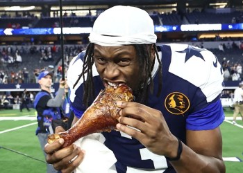 Jerry Jones Encourages George Pickens to Change Agents Jerry Jones Encourages George Pickens to Change Agents