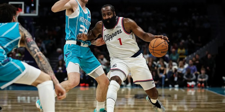 James Harden scores 55 points for Clippers against Hornets
Kawhi Leonard reportedly close to returning James Harden scores 55 points for Clippers against Hornets
Kawhi Leonard reportedly close to returning