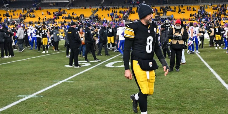 Aaron Rodgers criticizes receivers for missed film sessions and route errors Aaron Rodgers criticizes receivers for missed film sessions and route errors