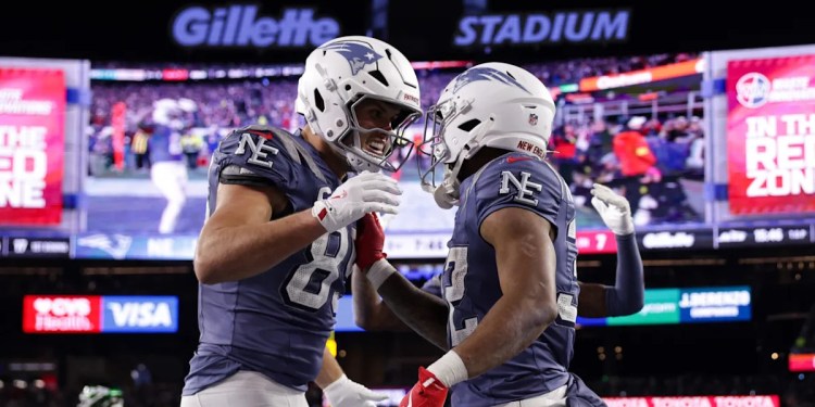 Patriots Win Eighth Straight Game on Thursday Night Football Patriots Win Eighth Straight Game on Thursday Night Football