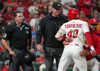 Willson Contreras hits Cardinals coach in face with bat toss during meltdown after correctly called strike 3 Willson Contreras hits Cardinals coach in face with bat toss during meltdown after correctly called strike 3