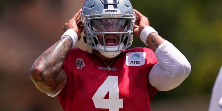 Jerry Jones didn’t respond to Micah Parsons’ trade request — but here’s what Dak Prescott told the Cowboys star rusher Jerry Jones didn’t respond to Micah Parsons’ trade request — but here’s what Dak Prescott told the Cowboys star rusher