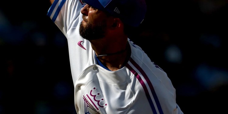 Royals Defeat White Sox 2-0 Again Royals Defeat White Sox 2-0 Again