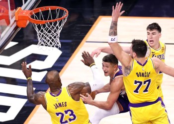 Lakers lose to Suns in Phoenix Lakers lose to Suns in Phoenix