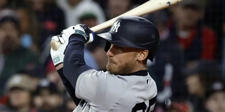 Cody Bellinger Gets Game-Winning Hit as Pinch Hitter Cody Bellinger Gets Game-Winning Hit as Pinch Hitter