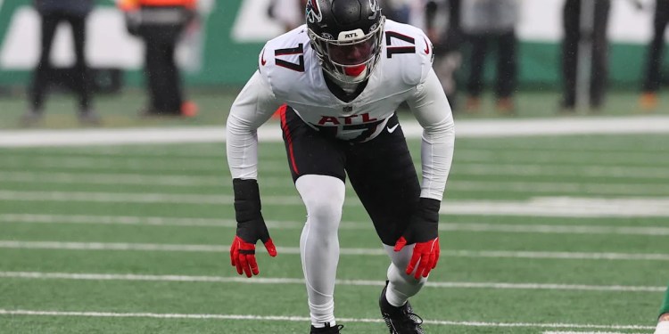 Eagles Sign Edge Rusher Arnold Ebiketie Eagles Sign Edge Rusher Arnold Ebiketie