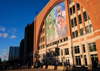 Dallas Stars Arena Investigates Fans for Nazi Salute Dallas Stars Arena Investigates Fans for Nazi Salute