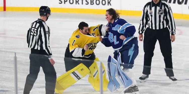 Goalies from Bruins and Lightning Fight in Stadium Series Goalies from Bruins and Lightning Fight in Stadium Series