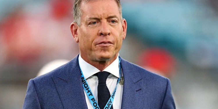 Dolphins Hire Troy Aikman as Consultant for GM Search Dolphins Hire Troy Aikman as Consultant for GM Search