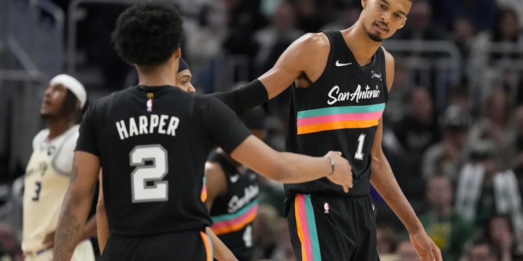 Spurs Complete Road Trip with Three Wins Spurs Complete Road Trip with Three Wins