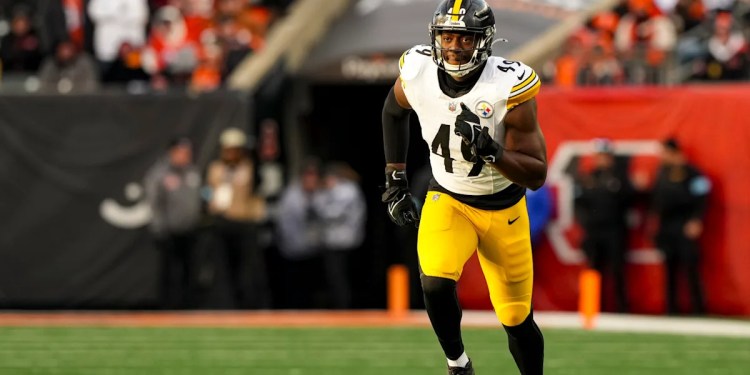 Steelers Sign LB Jeremiah Moon from Panthers Practice Squad Steelers Sign LB Jeremiah Moon from Panthers Practice Squad