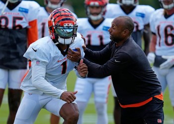 Tony Dungy Identifies Bengals WR Coach Troy Walters as Future Head Coach Tony Dungy Identifies Bengals WR Coach Troy Walters as Future Head Coach