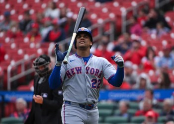 Cardinals Defeat Mets 2-1 in Extra Innings Cardinals Defeat Mets 2-1 in Extra Innings