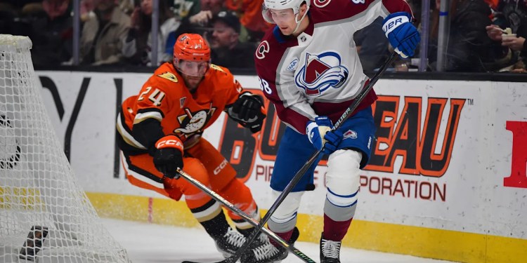 Avalanche Defeat Ducks 5-1 Avalanche Defeat Ducks 5-1