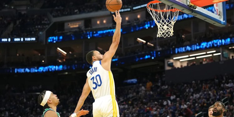 Warriors Defeat Mavericks 126-116 on Christmas Day Warriors Defeat Mavericks 126-116 on Christmas Day