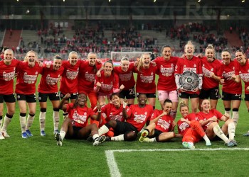 Bayern Women Celebrate Title Win Bayern Women Celebrate Title Win