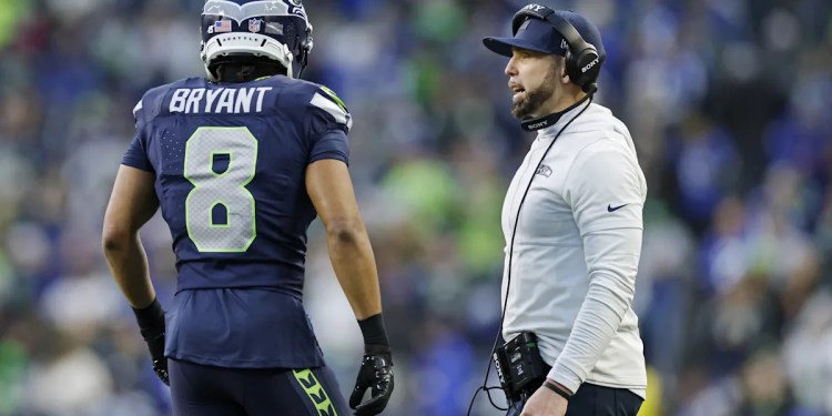 Klint Kubiak’s Raiders Interview Seahawks Safeties Coach for DC Position Klint Kubiak’s Raiders Interview Seahawks Safeties Coach for DC Position