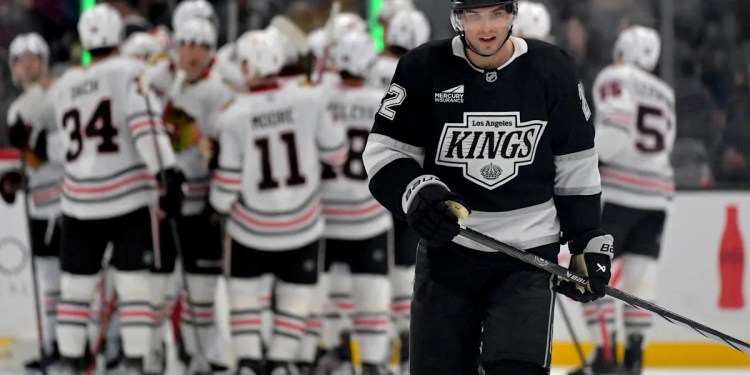 Blackhawks Defeat Kings 2-1 Blackhawks Defeat Kings 2-1