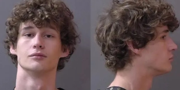 Indiana man charged with stabbing man in fight with 2 Knicks fans at bar showing Knicks-Pacers Game 2 Indiana man charged with stabbing man in fight with 2 Knicks fans at bar showing Knicks-Pacers Game 2