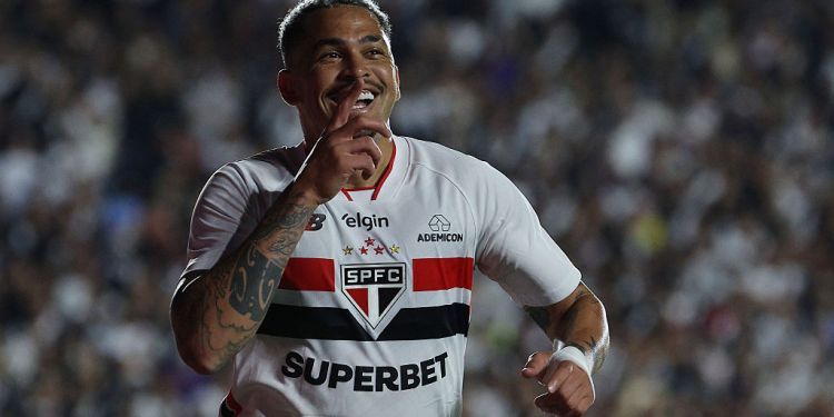 Luciano Leads São Paulo to Another Brasileirão Victory Luciano Leads São Paulo to Another Brasileirão Victory