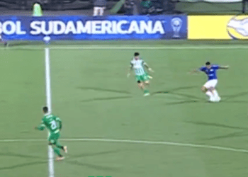 Copa Sul-Americana features long-distance goal Copa Sul-Americana features long-distance goal