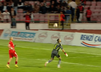 Goalkeeper Makes Significant Mistake in Turkey Goalkeeper Makes Significant Mistake in Turkey