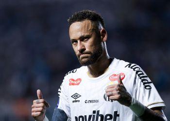 Neymar Leaves Vila Belmiro Amid Fan Discontent Neymar Leaves Vila Belmiro Amid Fan Discontent