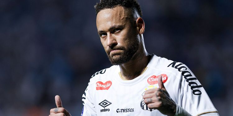 Neymar Leaves Vila Belmiro Amid Fan Discontent Neymar Leaves Vila Belmiro Amid Fan Discontent