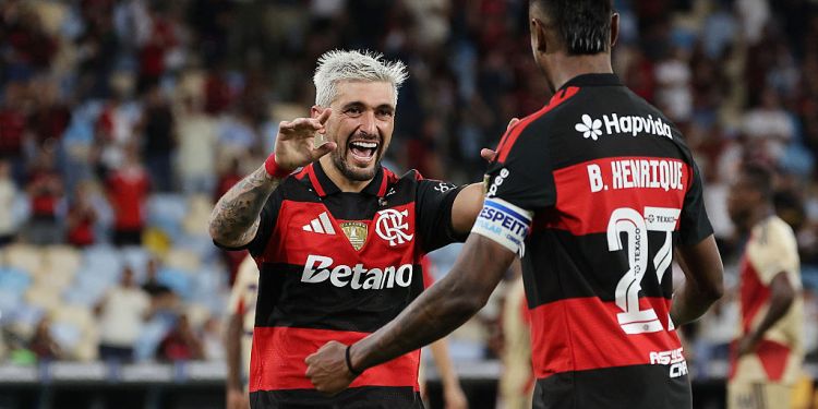 Flamengo Defeats Medellín in Libertadores Match Flamengo Defeats Medellín in Libertadores Match