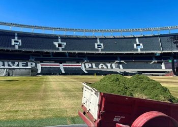 El Monumental’s pitch damaged during AC/DC concert El Monumental’s pitch damaged during AC/DC concert