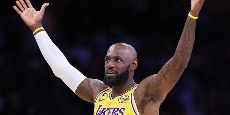 James Sets New Scoring Record in NBA James Sets New Scoring Record in NBA