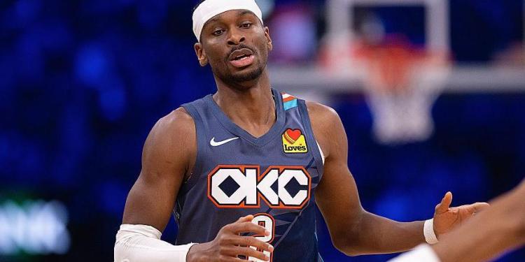 Gilgeous-Alexander Returns from Injury in Winning Game Gilgeous-Alexander Returns from Injury in Winning Game