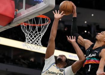 Bucks eliminated from NBA playoff contention by Spurs Bucks eliminated from NBA playoff contention by Spurs