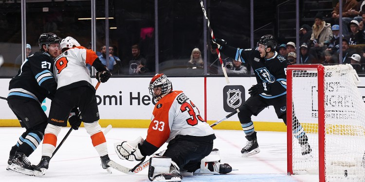 Flyers Lose in Overtime Flyers Lose in Overtime