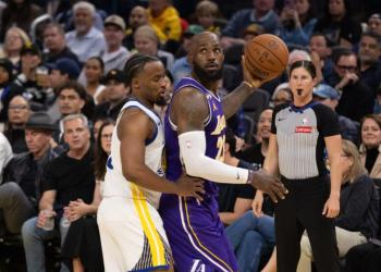LeBron James leads Lakers to win against Warriors LeBron James leads Lakers to win against Warriors