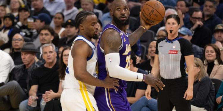 LeBron James leads Lakers to win against Warriors LeBron James leads Lakers to win against Warriors